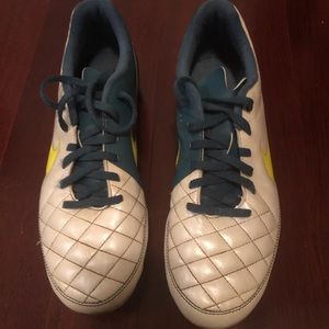 NIKE Tiempo Soccer Cleats